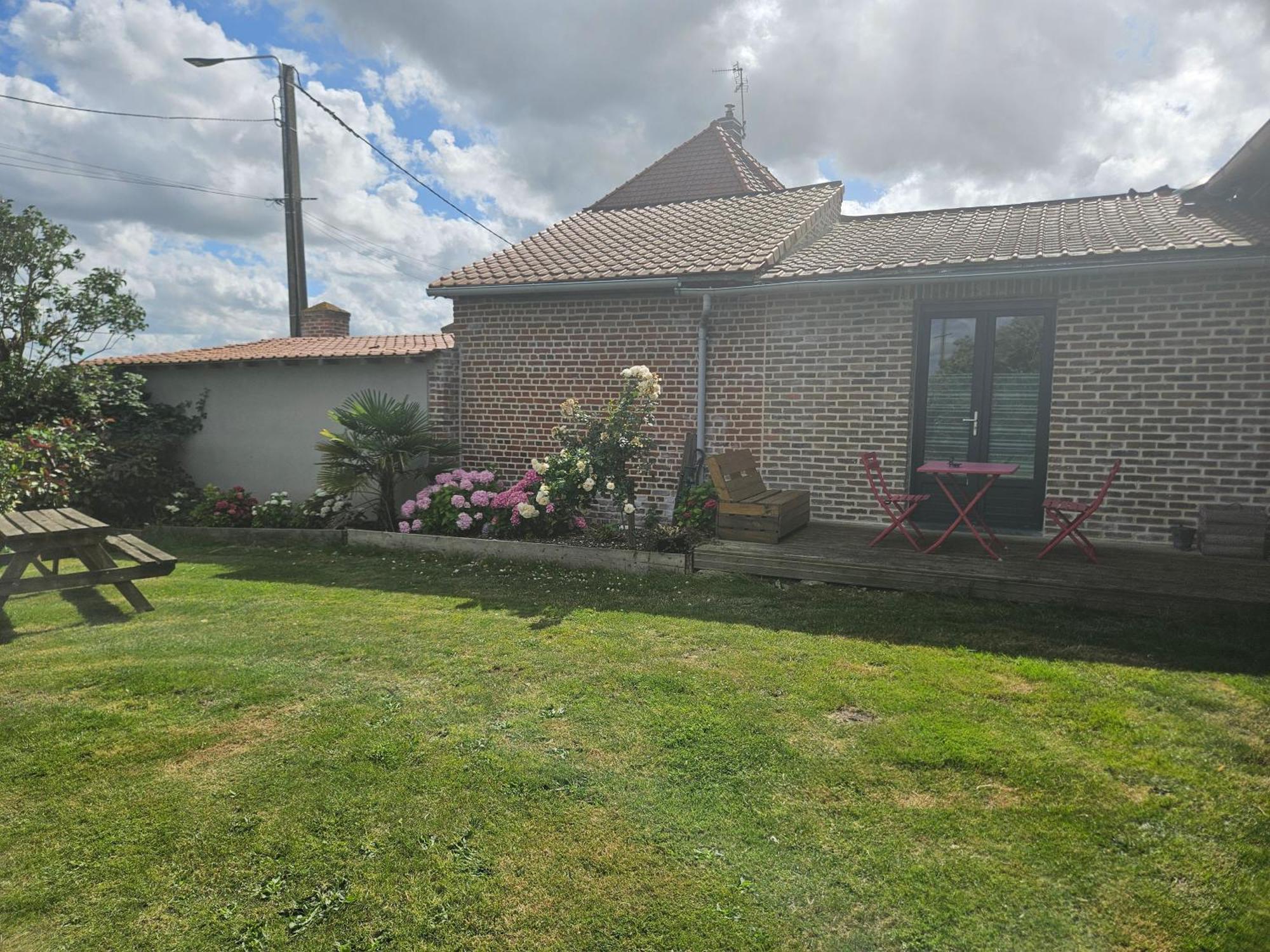 Chambre D Hotes Le Pigeonnier Fromelles Exterior photo